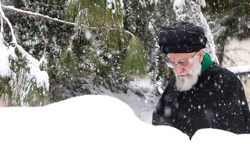 شاهد سماحة القائد آية الله العظمى الخامنئي ؛ يتجول في شوارع طهران