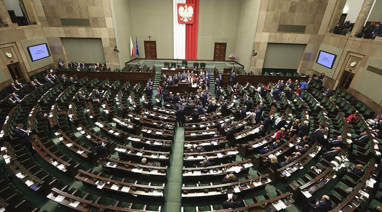 انتقاد رژیم صهیونیستی از  تصویب قانون « هولوکاست » در سنای لهستان