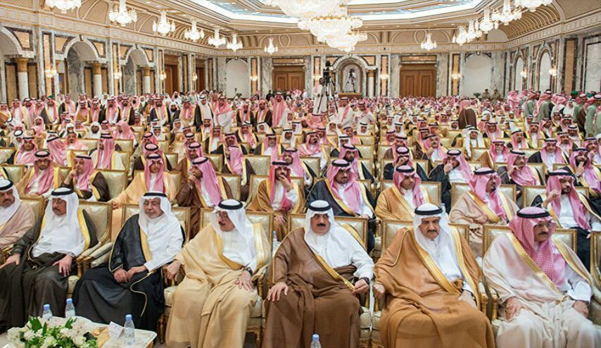 بلومبرغ: تحرك سعودي "مفاجئ" تجاه بعض أفراد العائلة المالكة