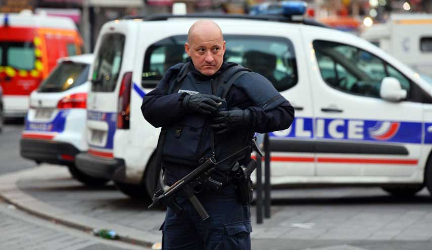 الشرطة الفرنسية تلقي القبض على رجل فتح النار في مدينة مرسيليا