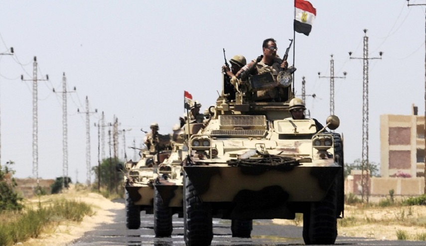 الجيش المصري يرفع حالة التأهب لتنفيذ عملية شاملة ضد الإرهاب