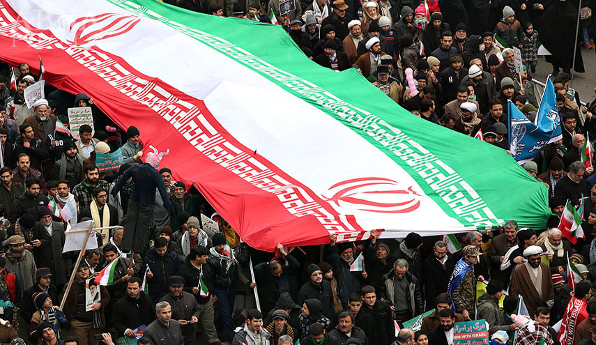 الثورة الإسلامية الإيرانية والتمسك الأسطوري بالثوابت