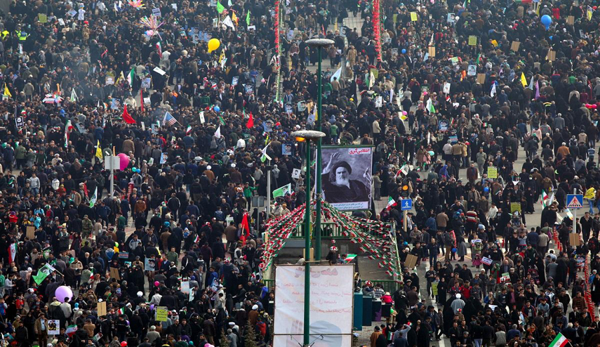 انطلاق المسيرات المليونية في عموم ايران بذكرى انتصار الثورة الاسلامية