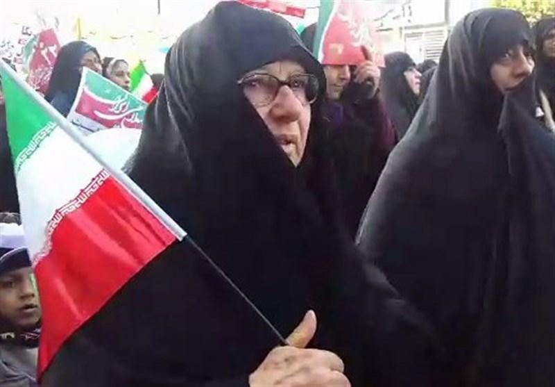 حضور مادر مسیح علی نژاد در راهپیمایی ۲۲ بهمن بابل 