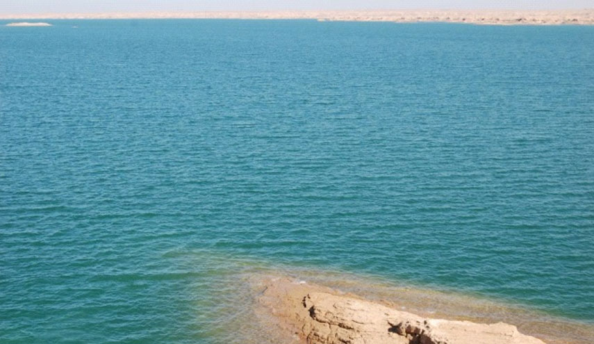 شاهدوا بالصور.. ما تبقى من هذه البحيرة في العراق