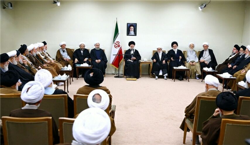 أعضاء مجلس خبراء القيادة يلتقون قائد الثورة الاسلامية
