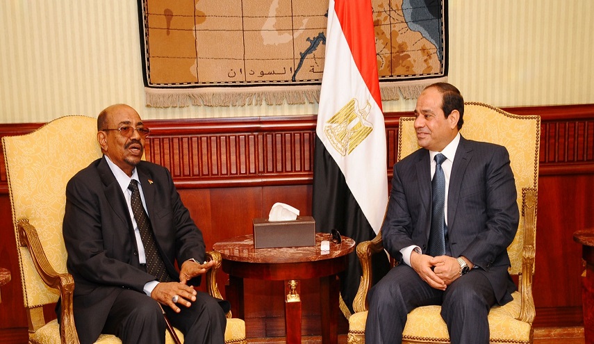 ما وراء زيارة البشير الرسمية إلى مصر