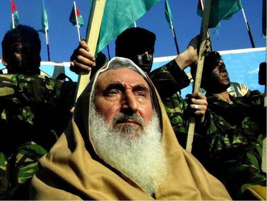 امروز چهاردهمین سالروز شهادت شیخ احمد یاسین بنیانگذار جنبش حماس است