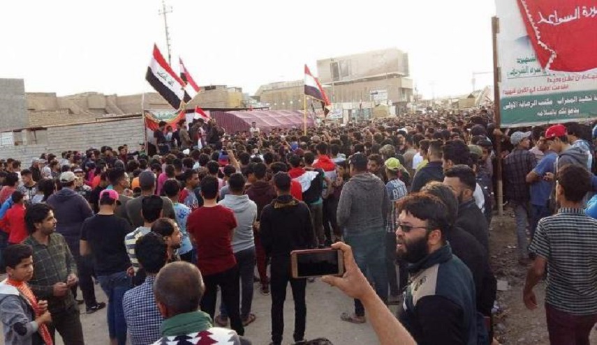 تظاهرات في بغداد احتجاجاً على تردي الخدمات والبطالة