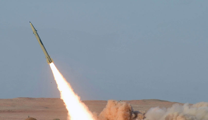 اليمنيون يطلقون صاروخا على لواء الرادارات جنوبي السعودية