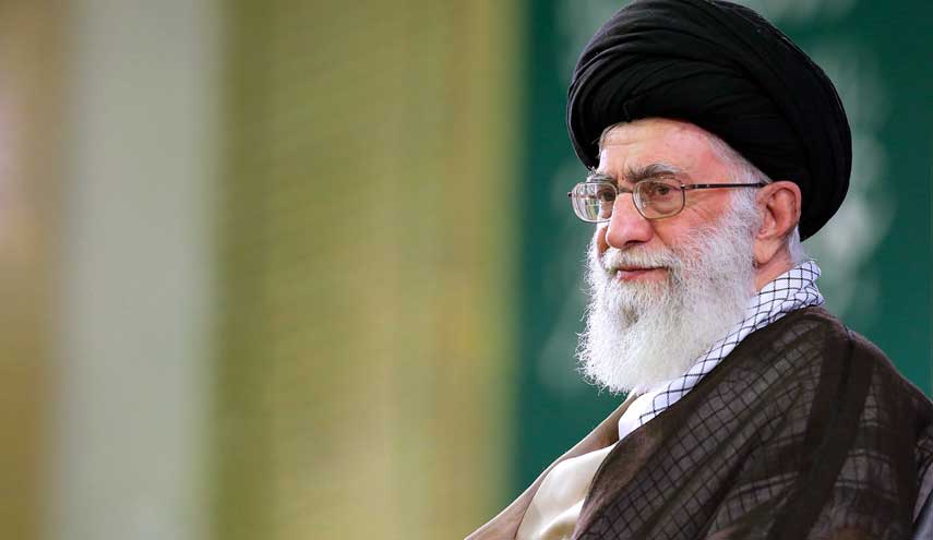 قائد الثورة الاسلامية يستقبل كبار المسؤولين في ايران