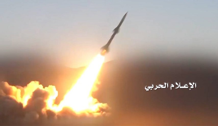 صاروخ "قاهر تو إم" يدك معسكراً للجيش السعودي والسوداني بعسير