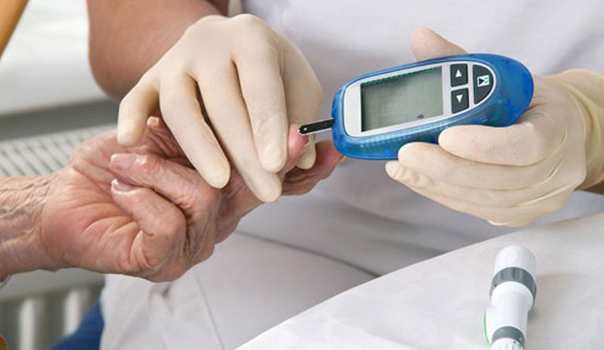 اختراع جهاز يراقب مستوى السكر في الدم دون الحاجة لعينات دم
