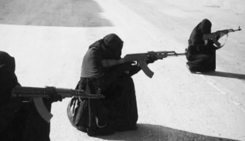 شاهد..أخطر نساء "داعش" تقع بقبضة الامن العراقي