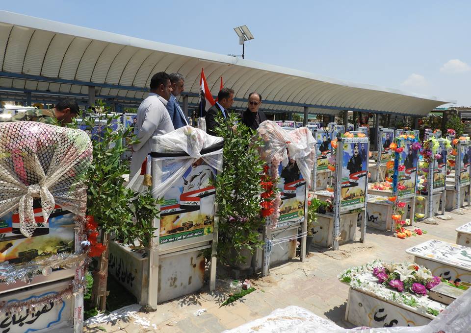 سفیر ژاپن در عراق به شهدای بسیج مردمی ادای احترام کرد 