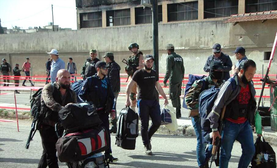 تروریستها از شمال حمص و جنوب حماه خارج می شوند 
