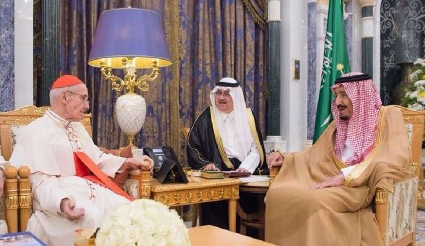 السعودية تبرم اتفاقا مع الفاتيكان يسمح ببناء كنائس في بلاد الحرمين!