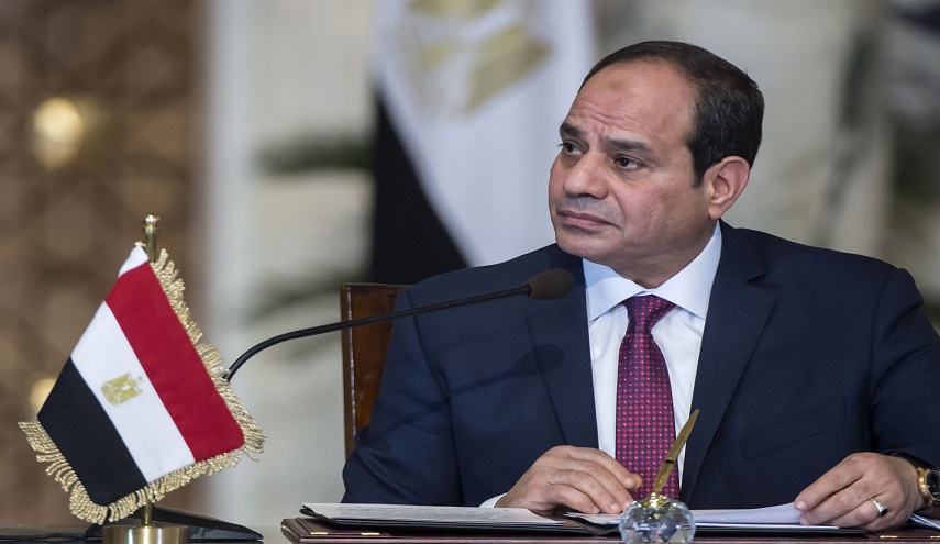  الرئيس السيسي يتلقى شكاوى المصريين على فيسبوك 