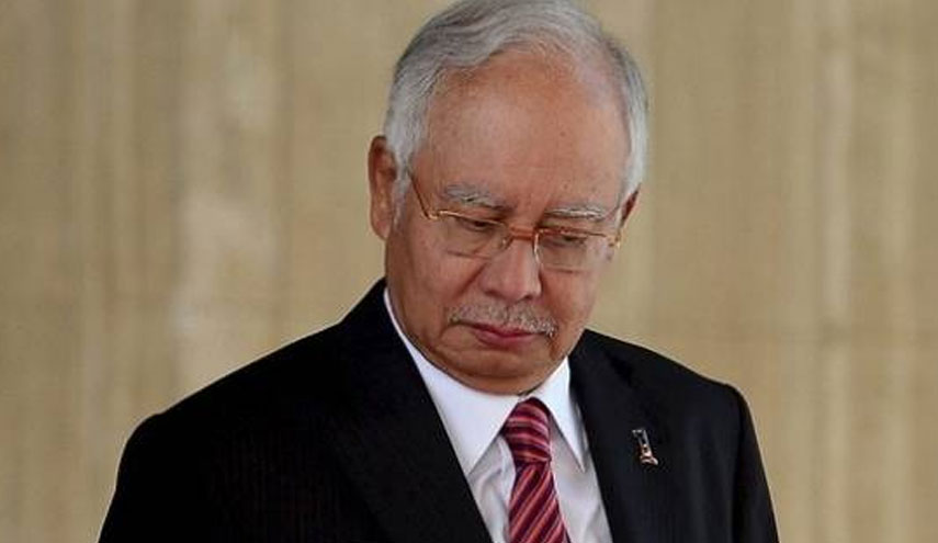 ما الذي وجدته الشرطة في منزل رئيس وزراء ماليزيا السابق؟!