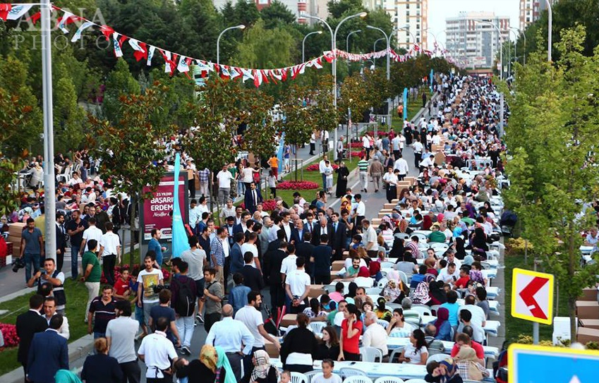 شکوه و برکت ماه مبارک رمضان در استانبول