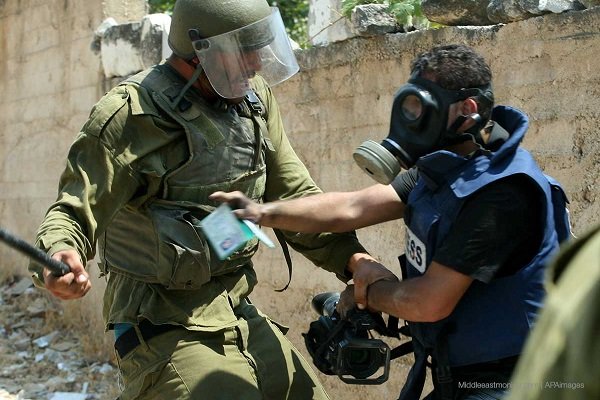 ده ها خبرنگار فلسطینی در زندانهای اسرائیل گرفتار شده‌اند