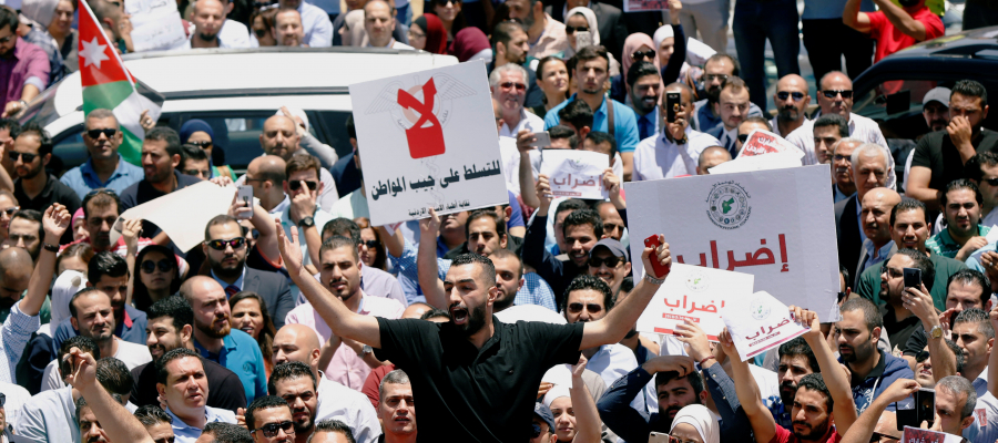 الحكومة الأردنية ترفض الاستجابة لمطالب المتظاهرين بسحب قانون الضرائب