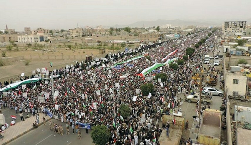 حشود جماهيرية كبيرة تشارك في مسيرة يوم القدس العالمي في صنعاء