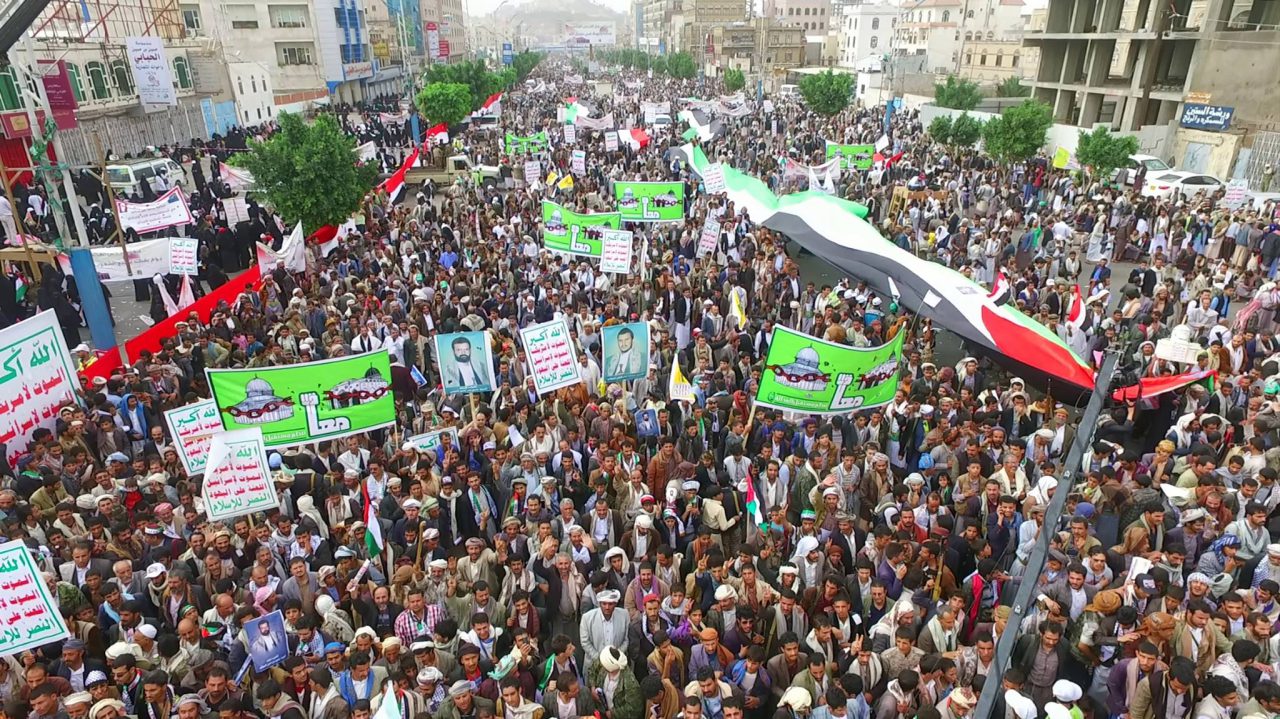 الحديدة تتحدى العدوان السعودي بمسيرة حاشدة في يوم القدس