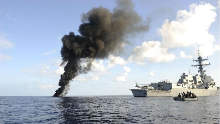 یک فروند کشتی جنگی ائتلاف متجاوز به یمن هدف قرار گرفت