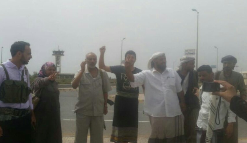 الناشطة اليمنية المتوكل تزور مطار الحديدة وهذا ما صرحت به من هناك