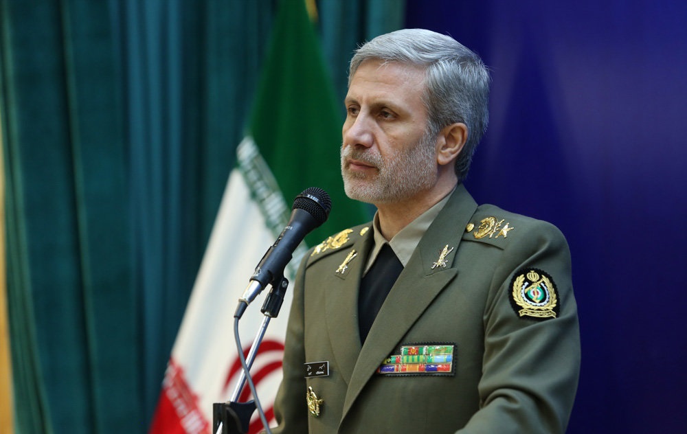 امیر حاتمی : قدرت دفاعی ایران خار چشم دشمنان است 