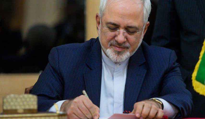 ظريف يعلن قائمة ببعض مطالب ايران من أميركا