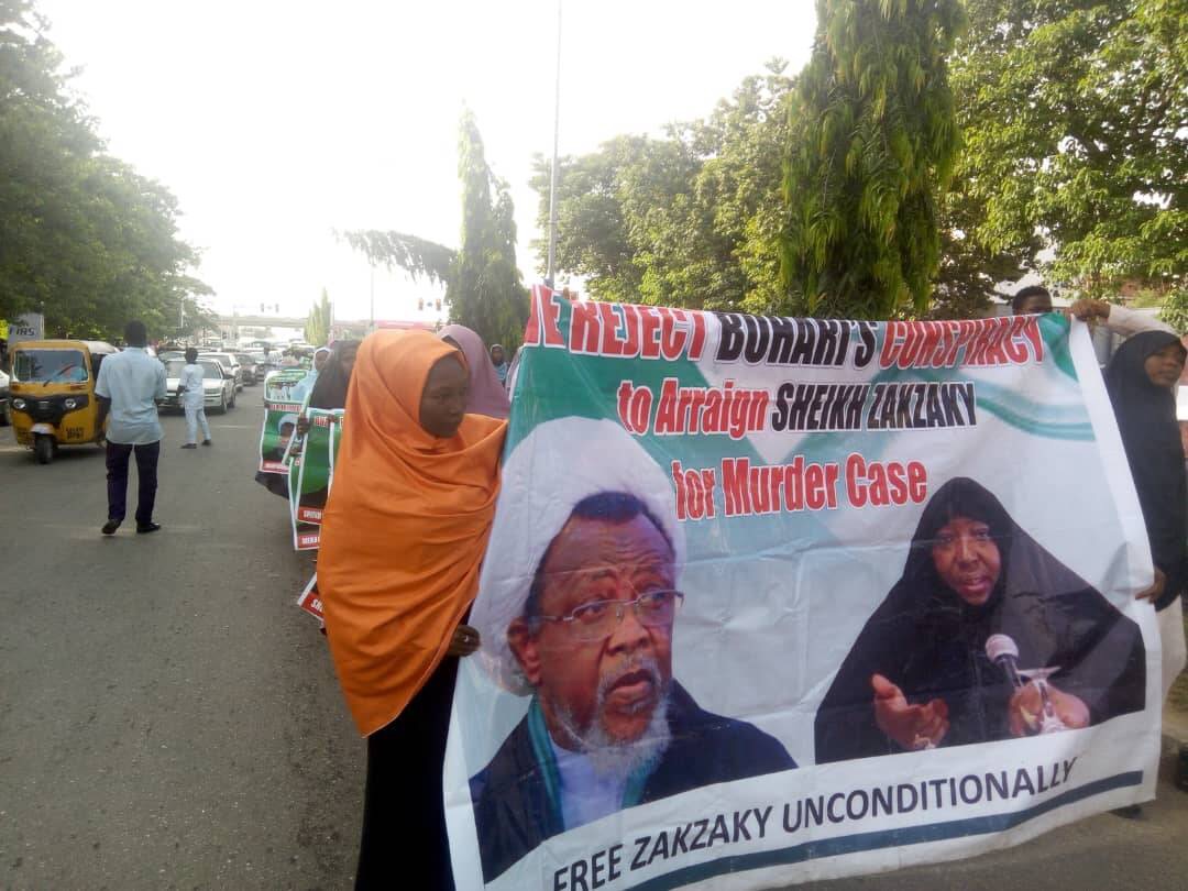 برگزاری تظاهرات در نیجریه در محکومیت ادامه بازداشت شیخ زکزاکی و همسرش+عکس و فیلم