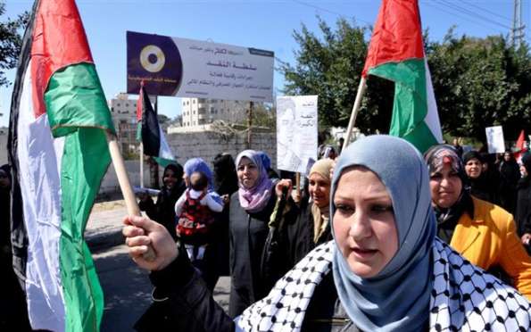 تظاهرات بی سابقه ۱۰ هزار زن فلسطینی در حمایت از  مردم غزه