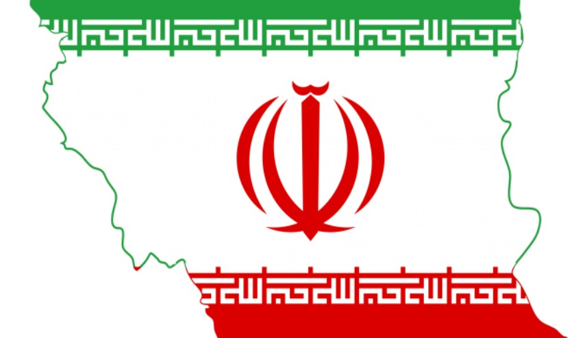 دلّوني على شيءٍ أنتقد به إيران