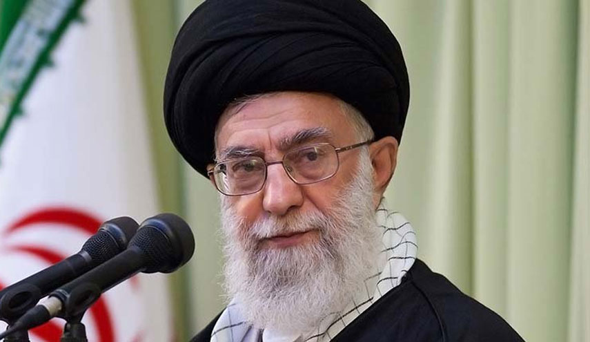 قائد الثورة الاسلامية يعارض إقامة مراسم الشكر لسلامته