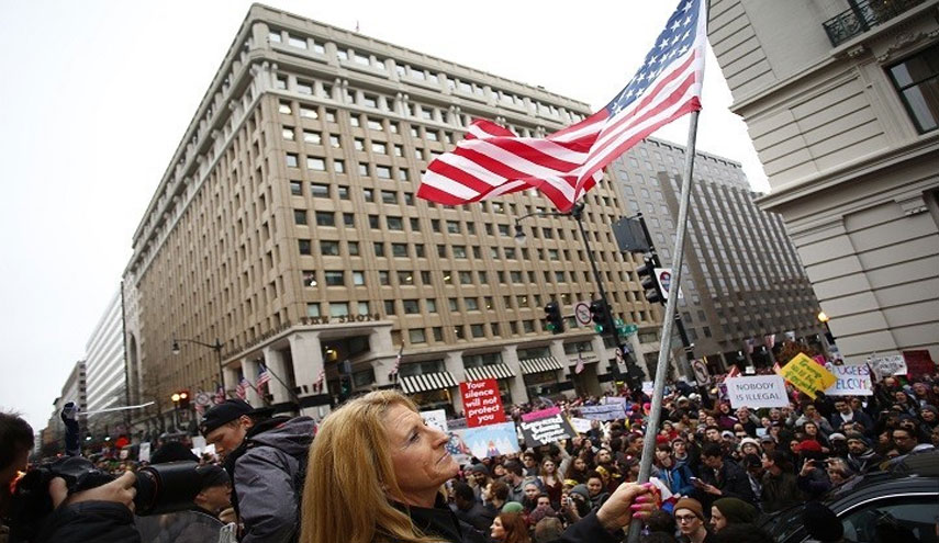 الآلاف يتظاهرون في مختلف الولايات الاميركية..والسبب..