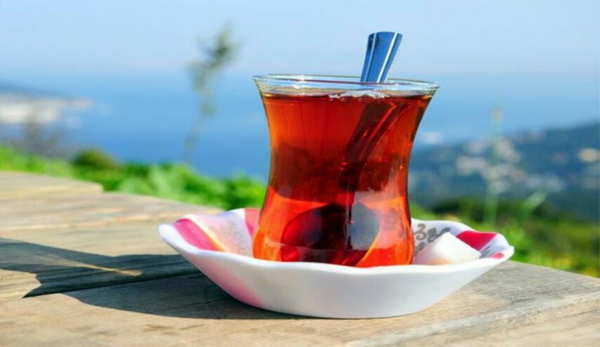 اذا تشرب الشاي الأسود بعد الطعام ... فاترك هذه العادة فورا !