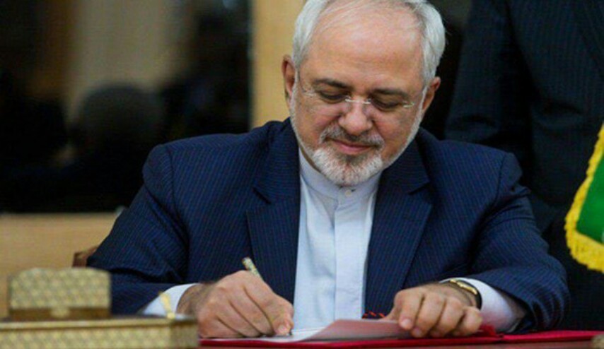 ظريف: ايران تدين العنف والارهاب اينما كان