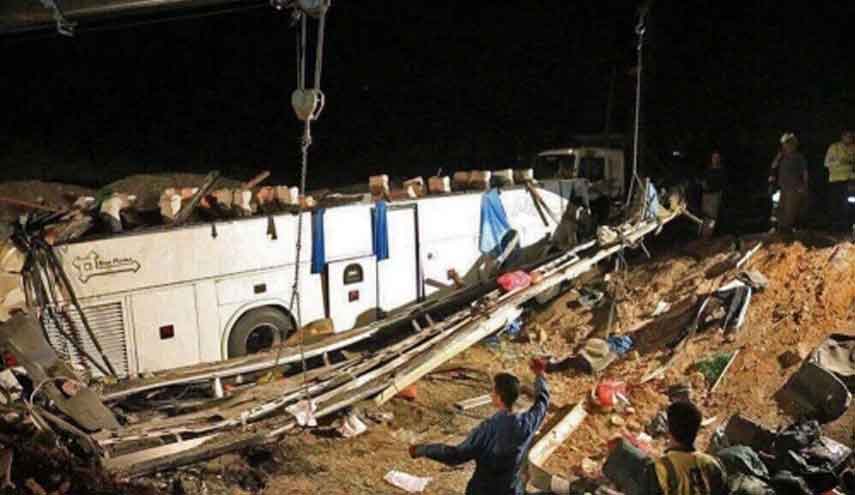 الخارجية تعلن عدد ضحايا إنقلاب الحافلة العراقية في ايران