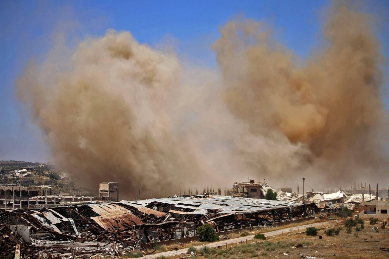 ماذا حدث في الضربة الجوية الإسرائيلية لريف القنيطرة؟!