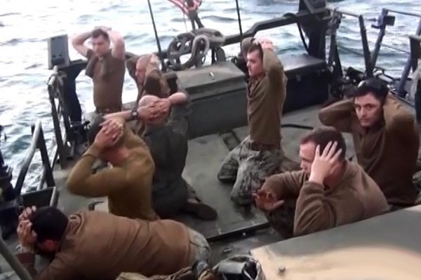 وبگاه انگلیسی: ایران بارها نظامیان آمریکایی‌ را در خلیج فارس تحقیر کرده است