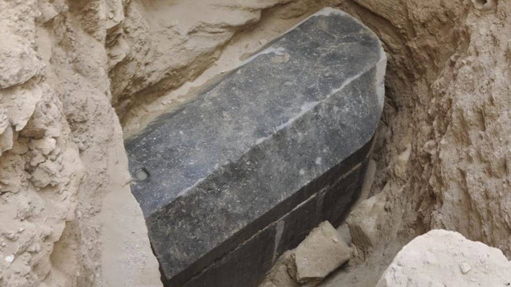 آیا اسکندر در تابوت سیاه کشف شده در مصر خفته است؟