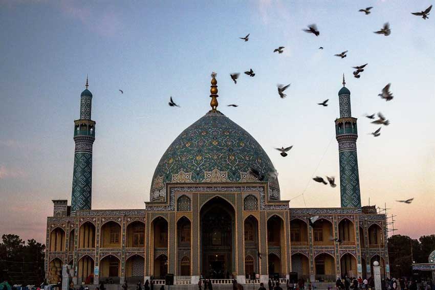 علت وجود تعداد زیادی امامزاده در ایران چیست؟