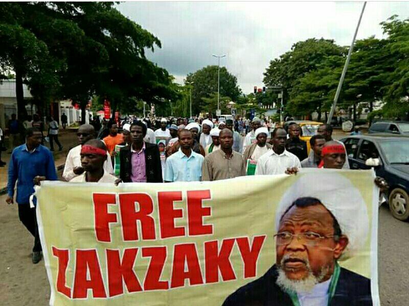 اختصاصی؛ تظاهرات مردم نیجریه در حمایت از شیخ زکزاکی ادامه دارد