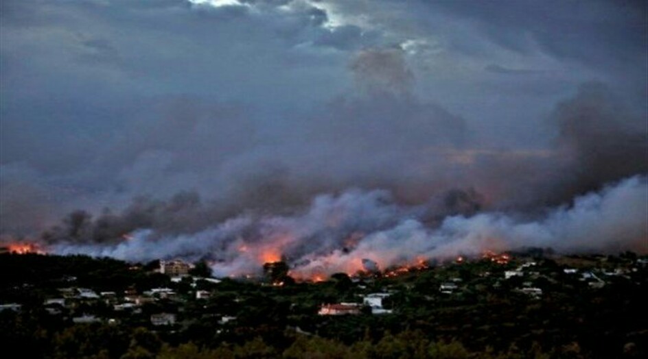 اليونان تحترق.. وتعلن حالة الطوارئ