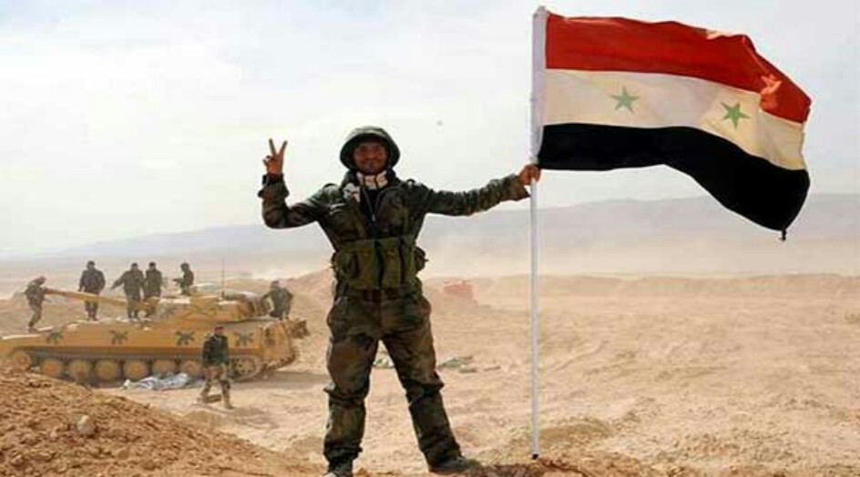الجيش السوري يصل إلى حدود الجولان ويرفع العلم الوطني