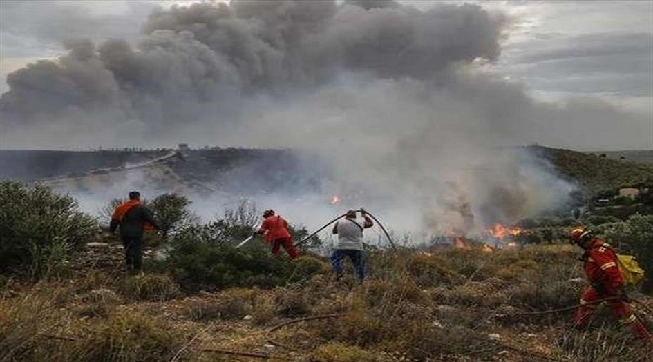 حصيلة ضحايا حرائق اليونان تتجاوز 90 شخصا  