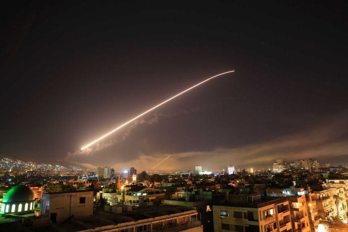 فعال شدن پدافند هوایی سوریه علیه دشمن در غرب دمشق