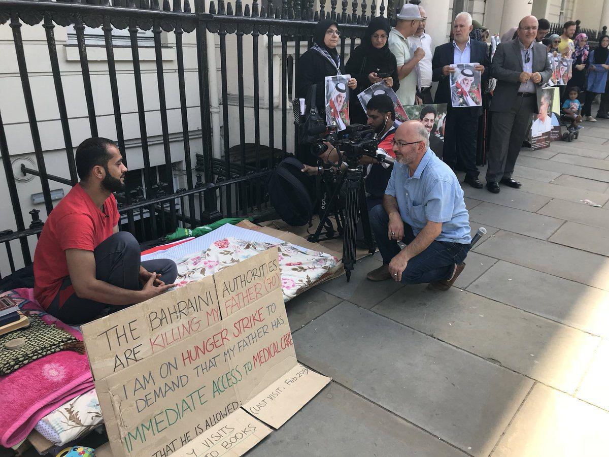 اختصاصی؛ تجمع در مقابل سفارت بحرین در لندن + عکس